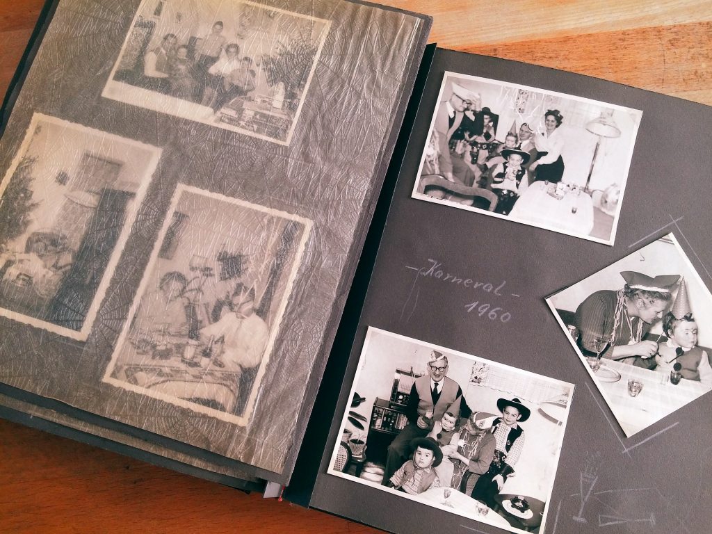 Das Fotoalbum - Erinnerungsmaschine früherer Zeiten