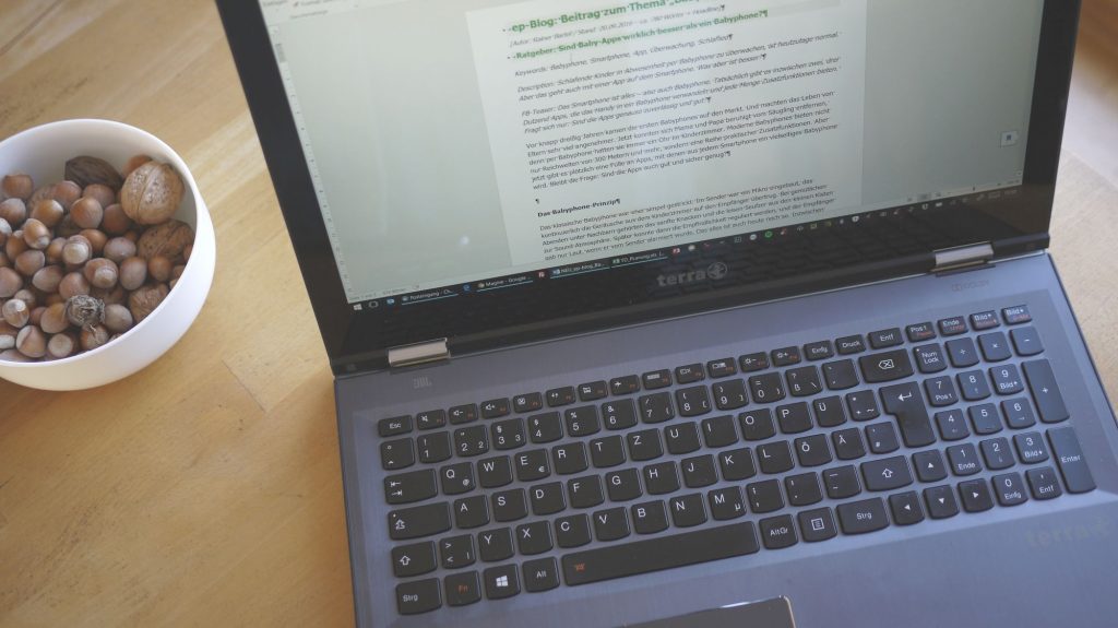 Das 2-in-1-Notebook als klassischer Laptop - hier mein Terra PC von Wortmann (eigenes Foto)