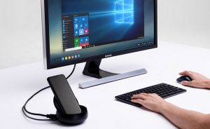 Die Alternative? Samsung Dex verbindet Smartphone mit Bildschirm, Tastatur und Maus (Foto: Samsung)
