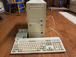 Möglicherweise der letzte Commodore - made by ESCOM (Foto: reddit - siehe Bildnachweis unten)