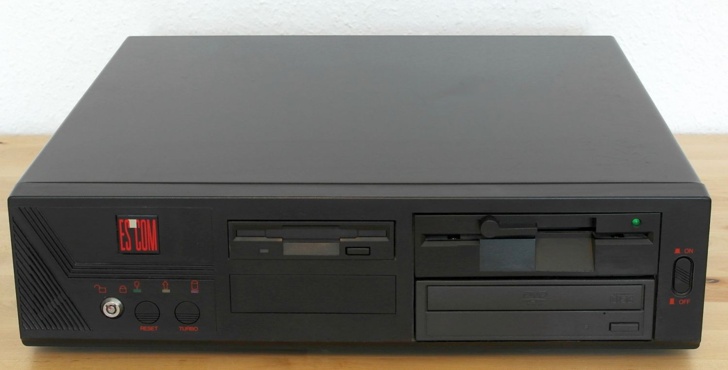 Damals eine Design-Sensation: Der schwarze ESCOM-PC; davon hatte ich mal einen (Foto: ESCOM)