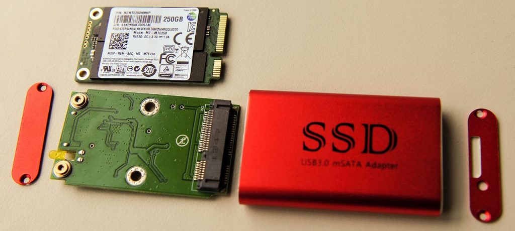 Eine SSD mit externem Gehäuse (Foto: Ralf Roletschek / roletschek.at via Wikimedia - siehe Bildnachweis unten)