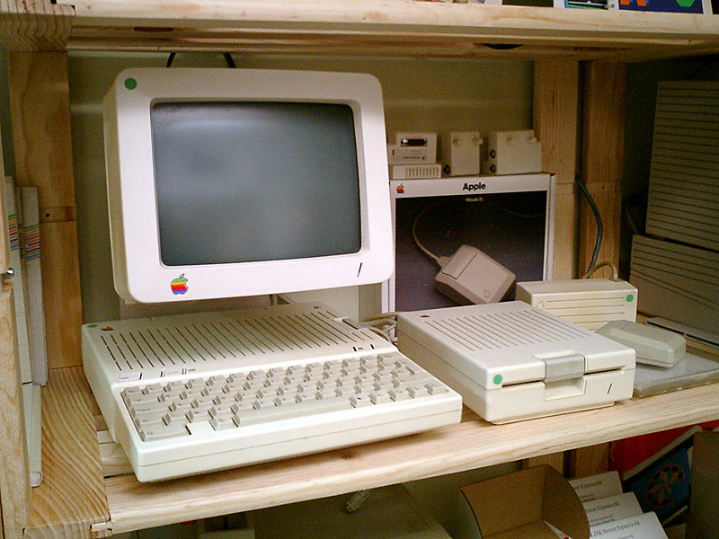 Apple IIc - einer der schicksten Computer, nicht nur seiner Zeit (Foto via Wikimedia - siehe Bildnachweis unten)