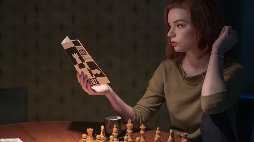 Das Damengambit: Beth Harmon spielte ohne Computerunterstützung (Foto:  Phil Bray/​Netflix)