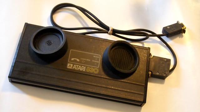 Legendärer Akustikkoppler von Atari (Bildnachweise siehe unten im Text)